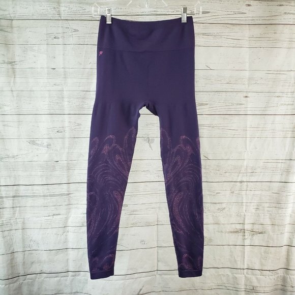 Fabletics Womens High Waisted Seamless Cropped Leggings Sz Small Purple - Picture 3 of 7